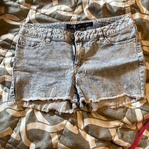 ABS Shorts Pinstripes